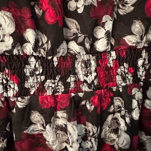 TORRID Size 00 0X XL Red White Peplum Chiffon Floral Top NWT R$59 - Picture 11 of 11